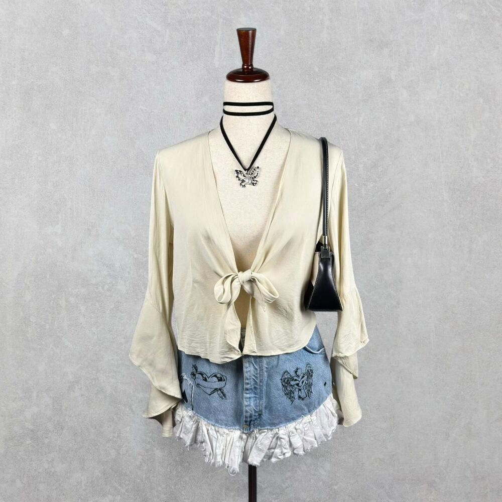 Lola & Sophie New York Ivory Tie Front 3/4 Bell Sleeve Blouse